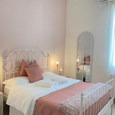 Ai Raggi Di Sole Panzió Lecce Kültér fotó